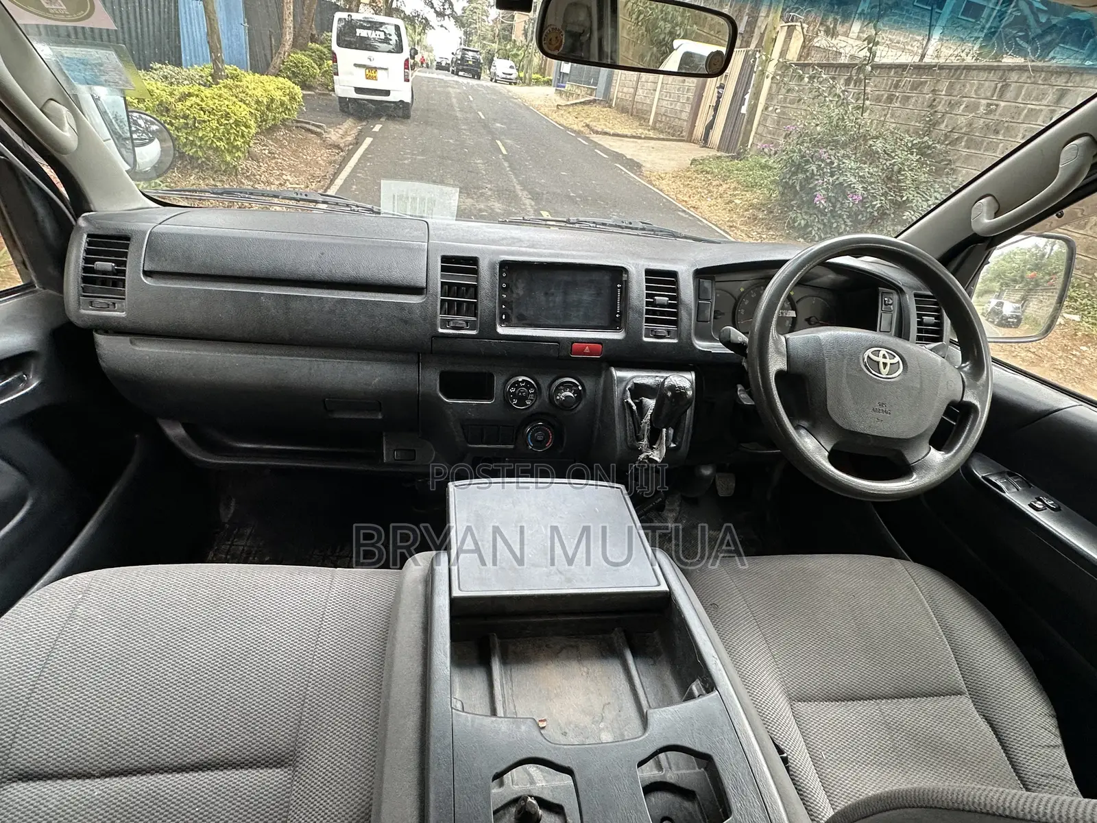 Toyota HiAce 2015 White