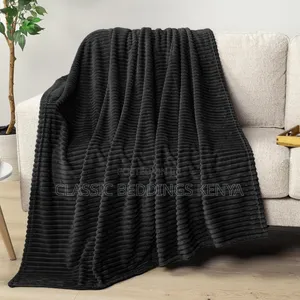 Ribbed Throw Balnkets