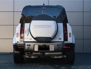 Land Rover Defender S 2021 White