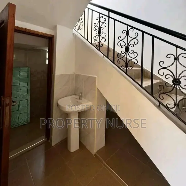 5bdrm Maisonette in Kitengela for sale