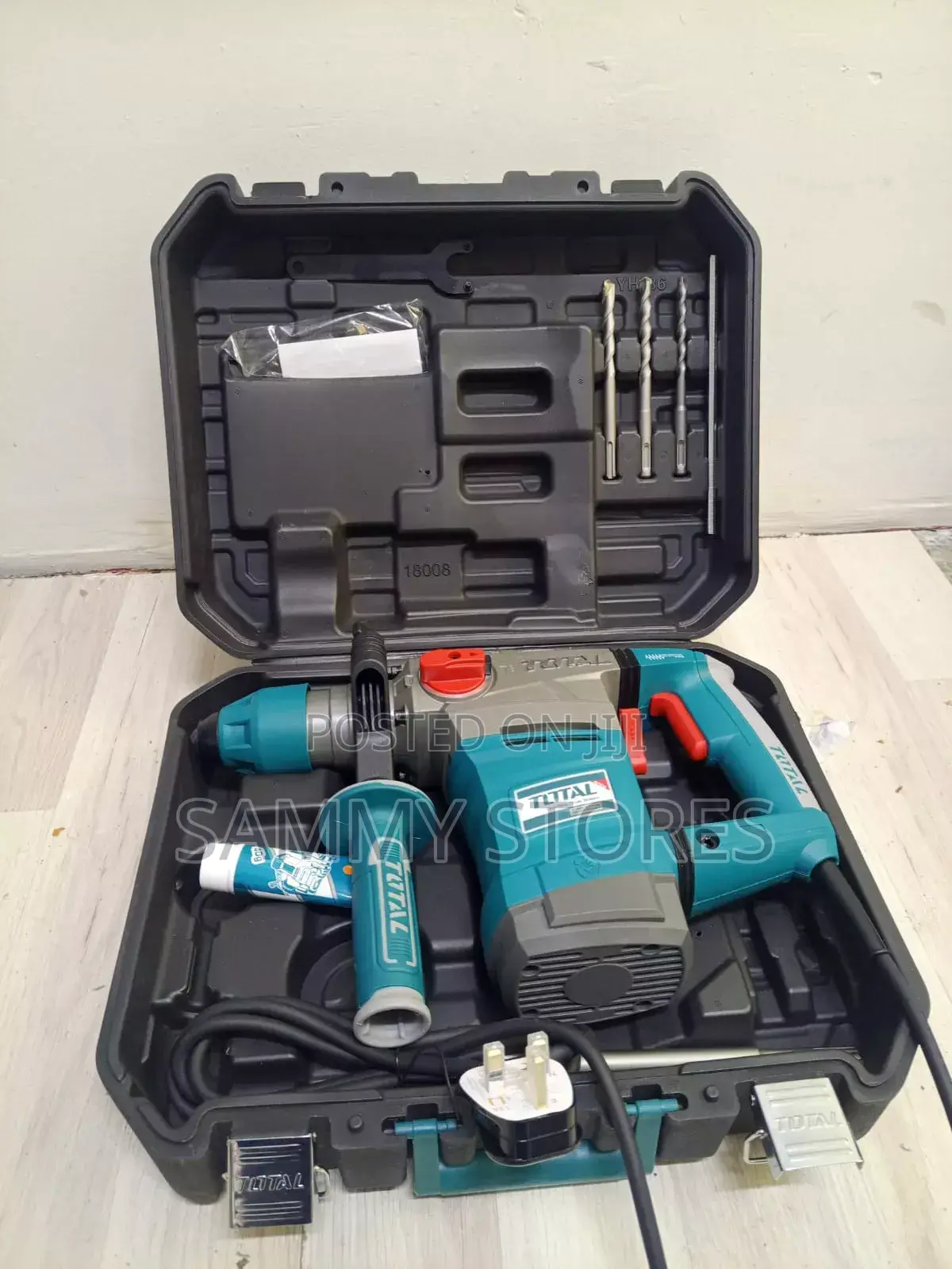 TOTAL Electric Rotary Hammer Drill for Concrete, Brick and Stone