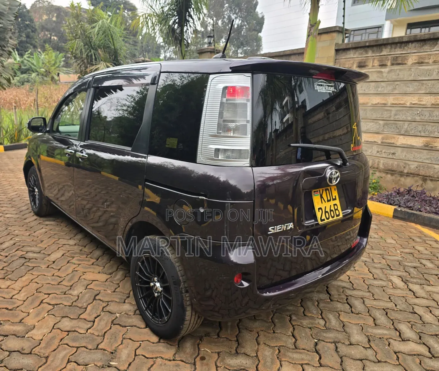 Toyota Sienta 2015