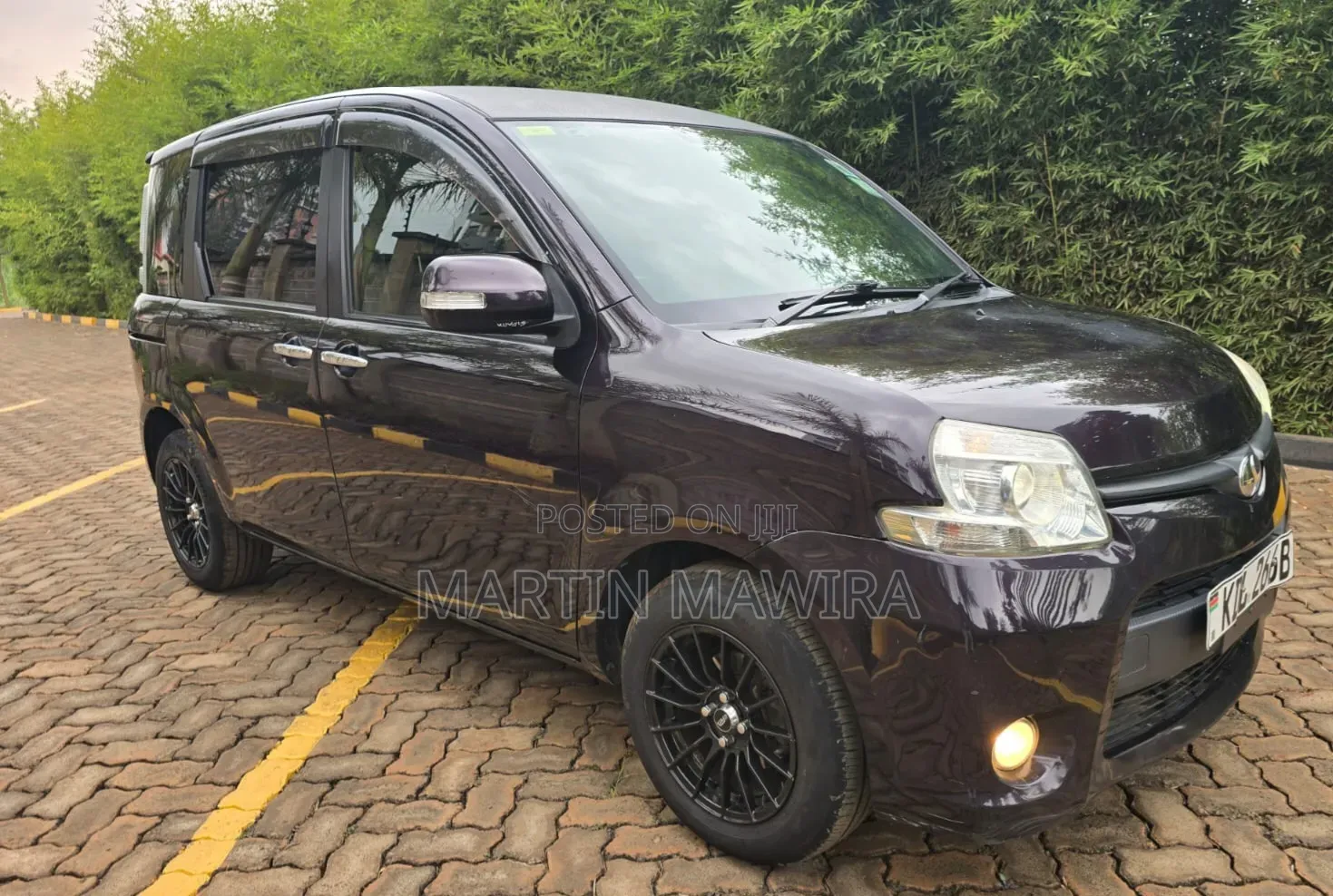 Toyota Sienta 2015
