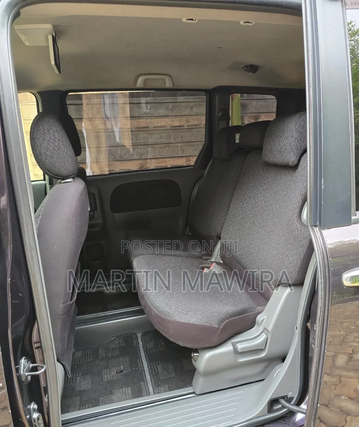 Toyota Sienta 2015