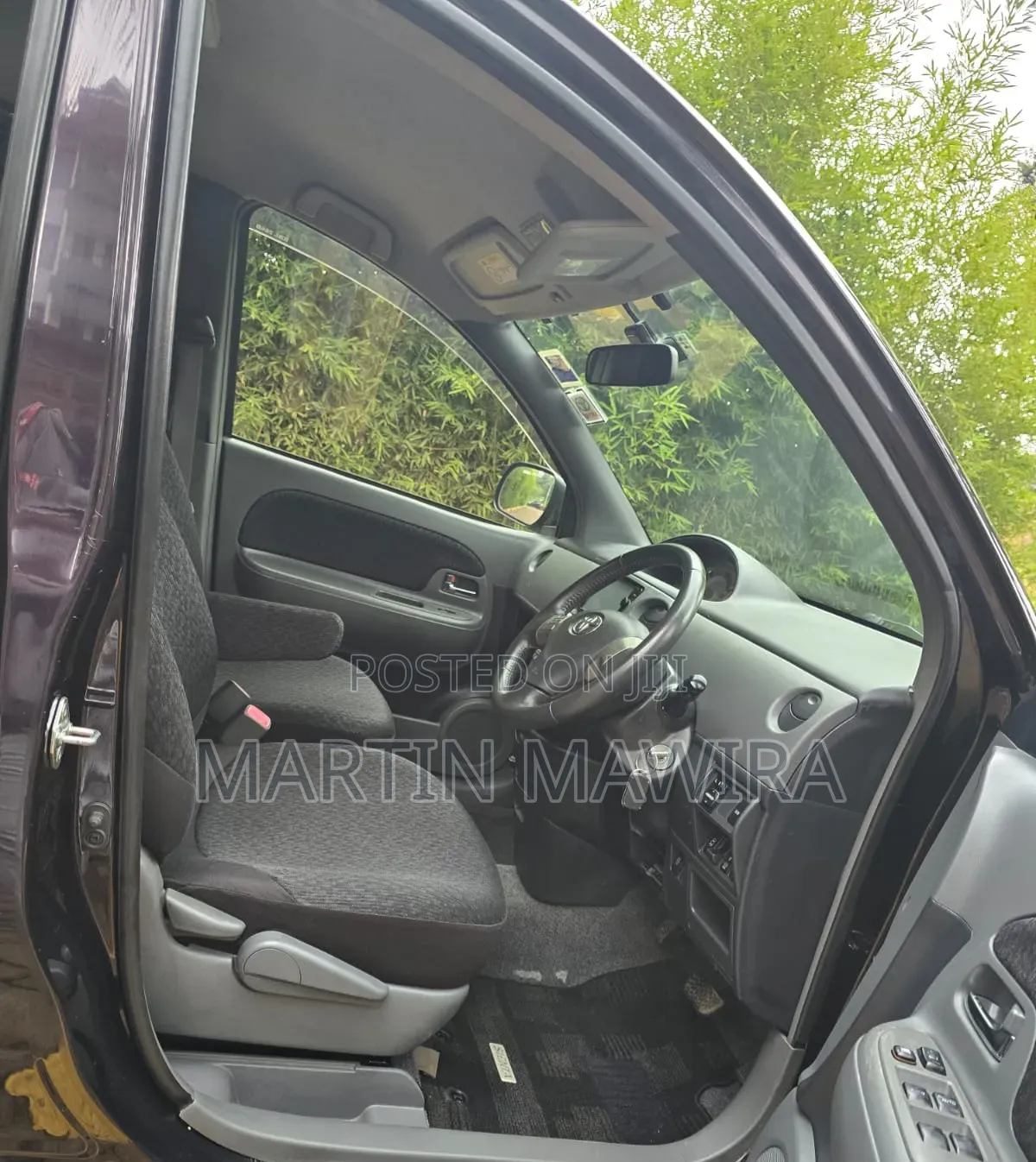 Toyota Sienta 2015