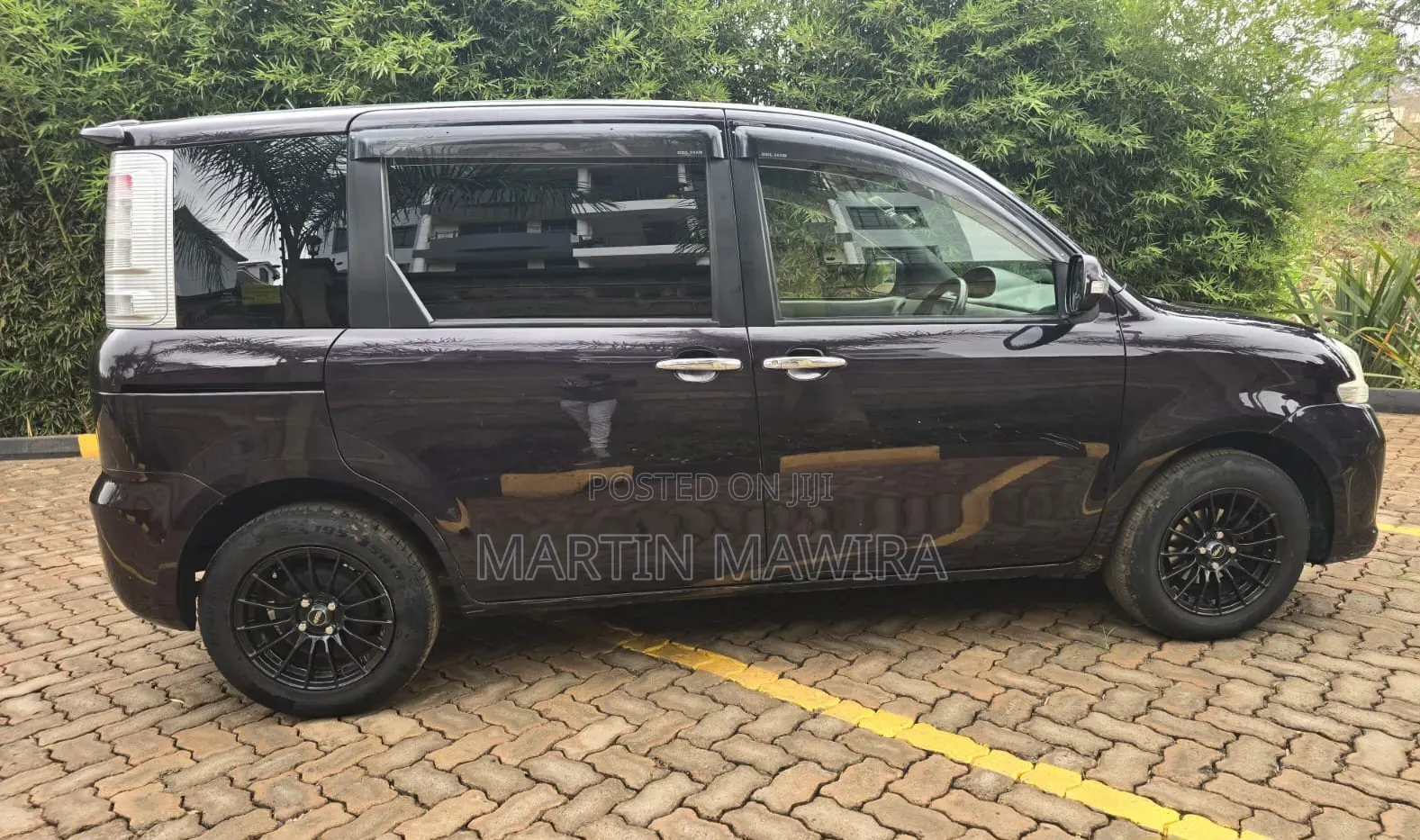 Toyota Sienta 2015