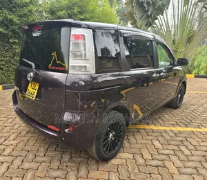 Toyota Sienta 2015