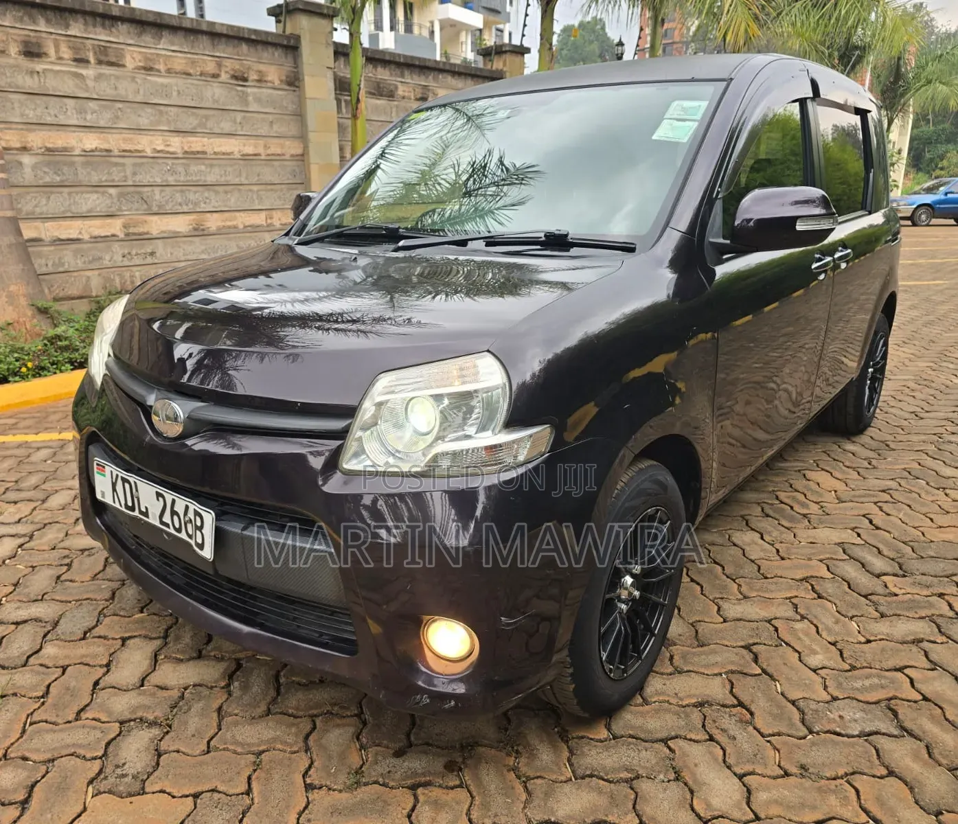 Toyota Sienta 2015