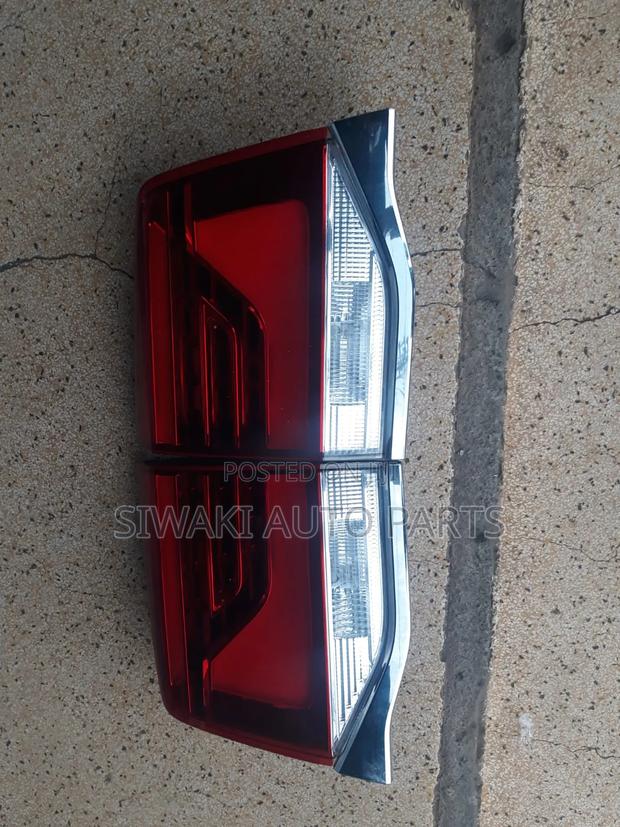 V8 200 Series 2018 Bootlights