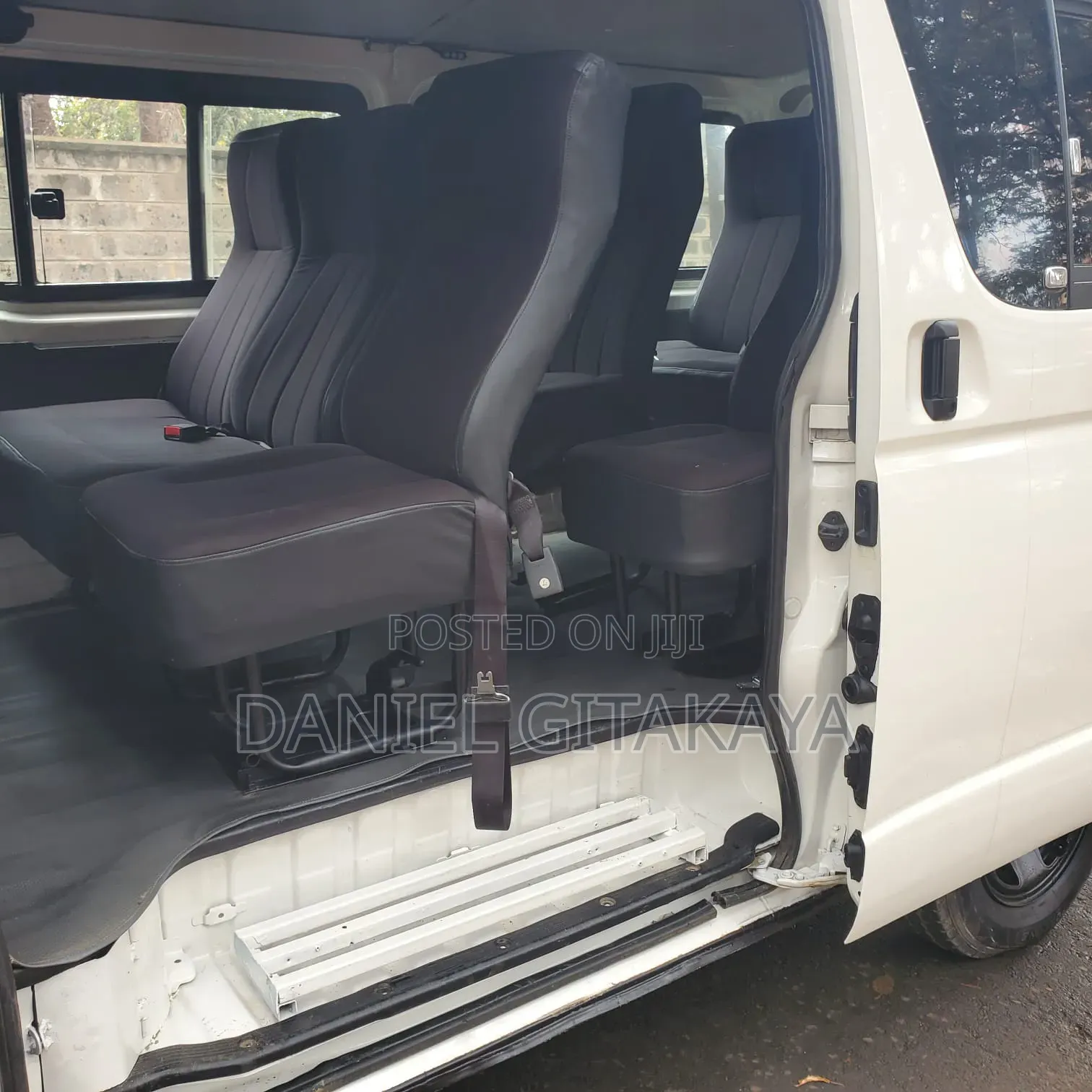 Toyota HiAce 2013 White
