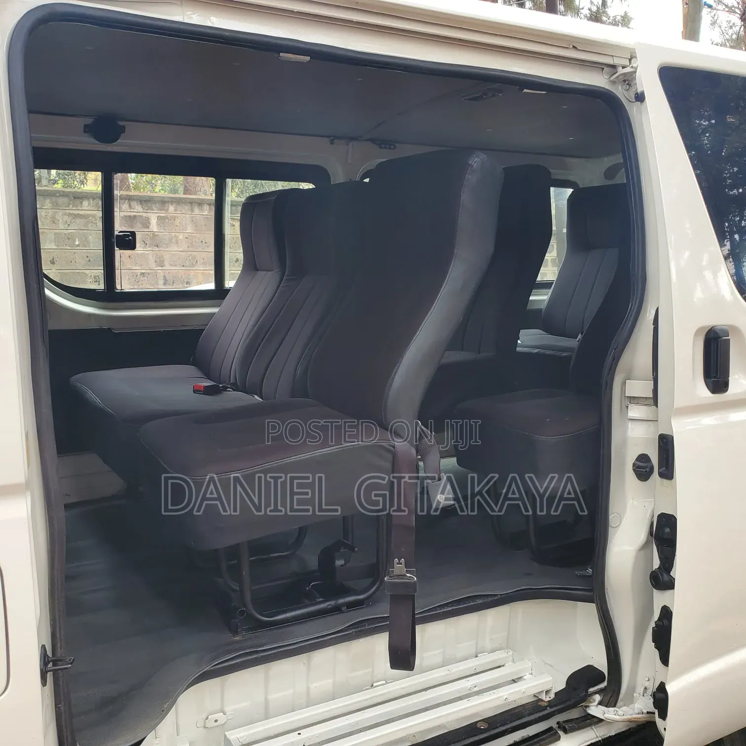 Toyota HiAce 2013 White