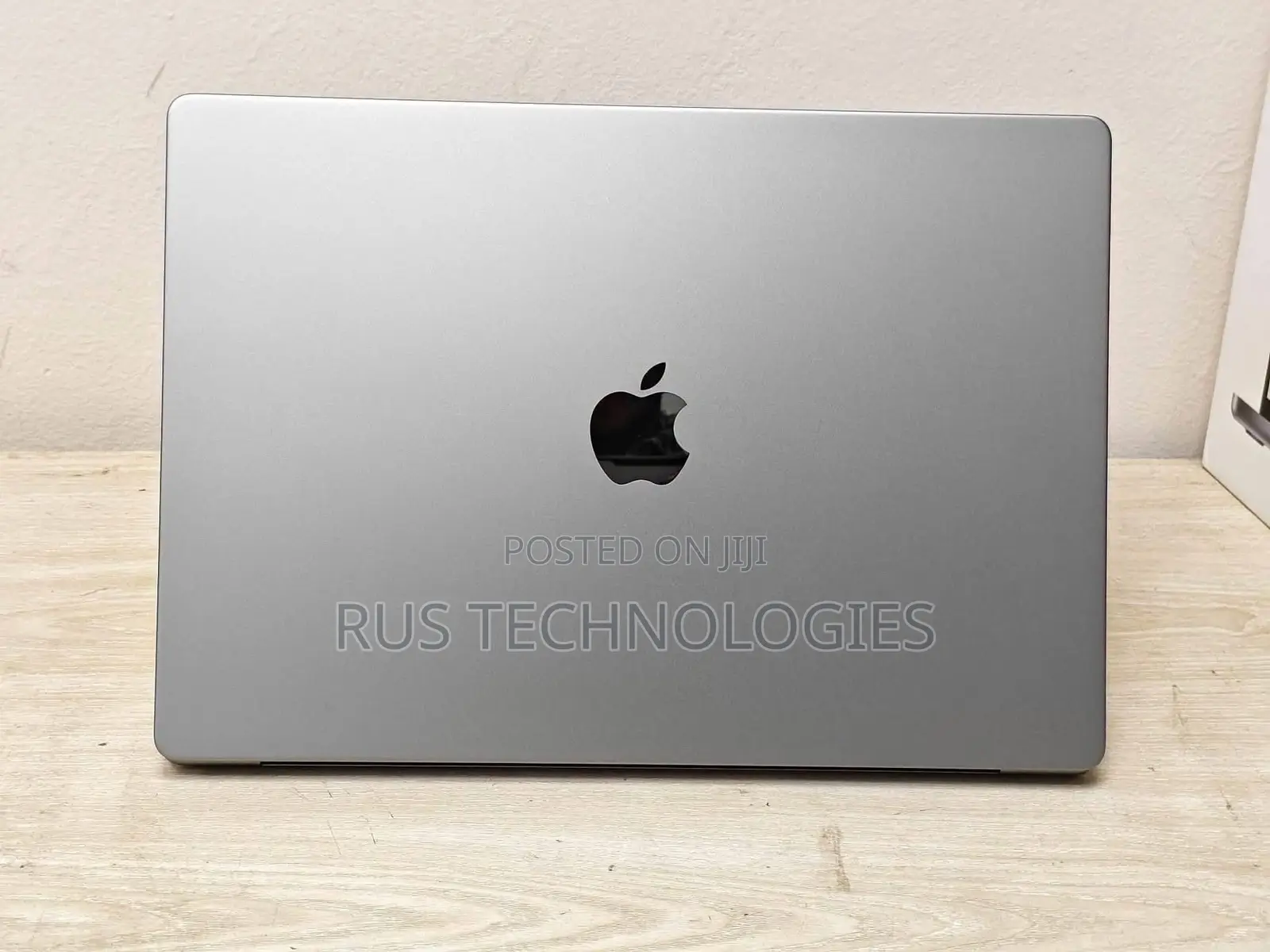 Laptop Apple MacBook Pro 2021 M1 16GB Apple M1 Pro SSD 512GB