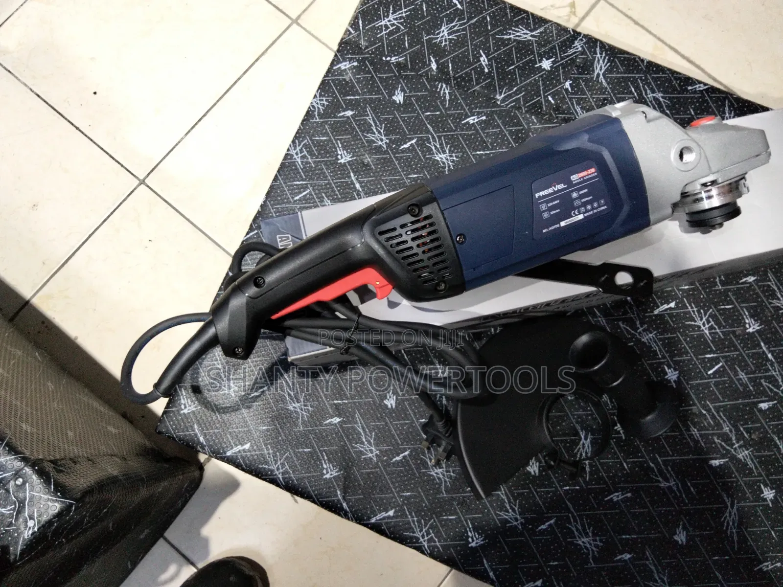 Freevel 9" Grinder