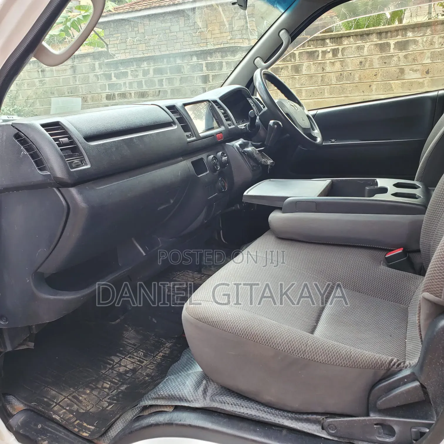 Toyota HiAce 2016 White