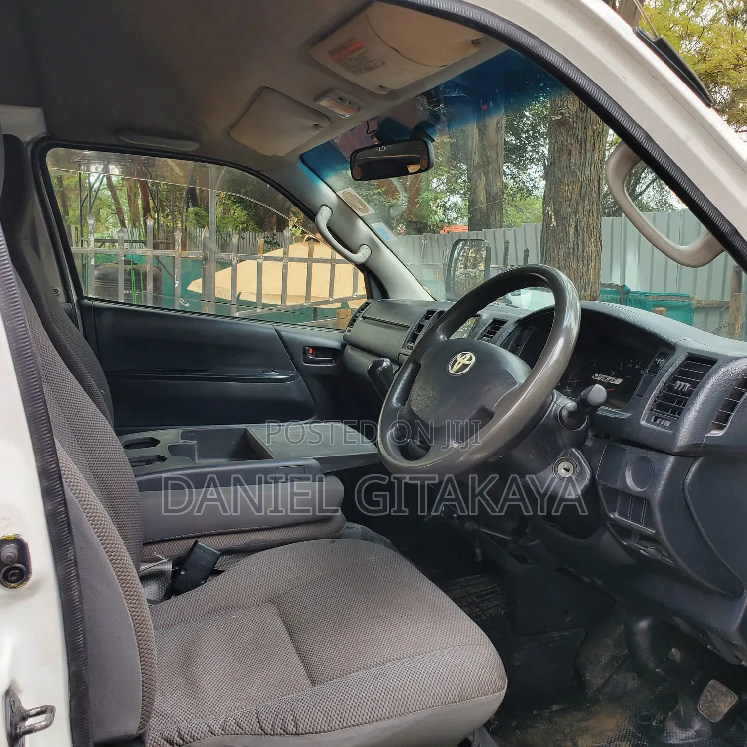 Toyota HiAce 2016 White