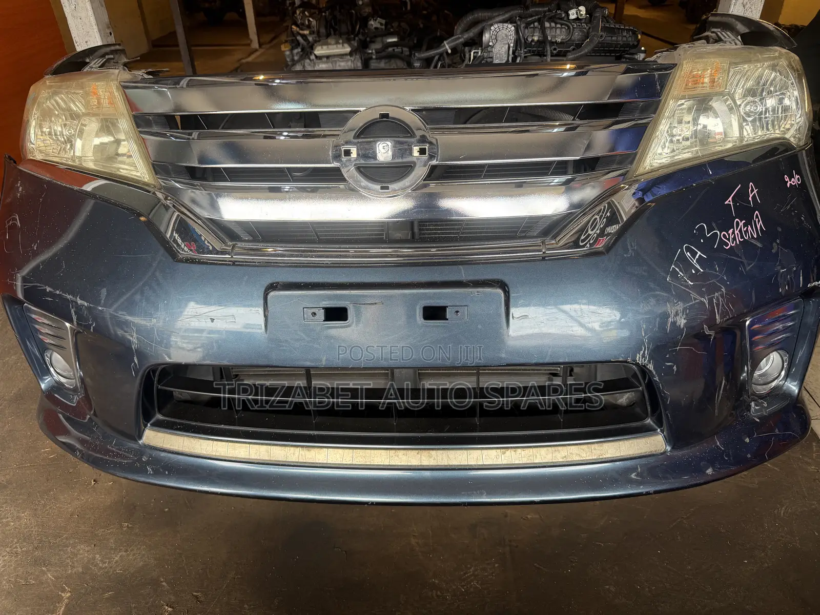 Nissan Serena Nosecut