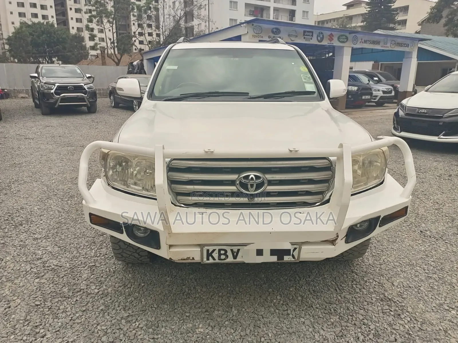 Toyota Land Cruiser 2011 White
