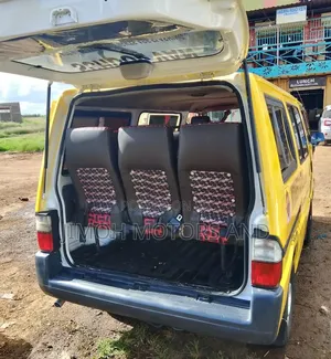 Nissan Vanette 2010 Yellow
