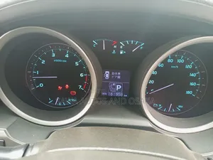 Toyota Land Cruiser 2011 White