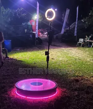 360 Photobooth for Hire - Curious Snaps 360 Photobooth