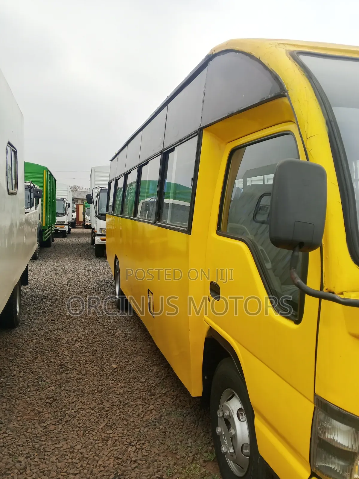Isuzu NQR 2018 Yellow