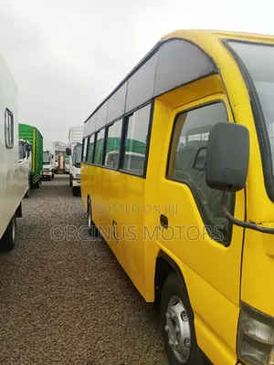 Isuzu NQR 2018 Yellow