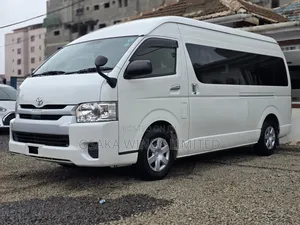Toyota HiAce 2019 White