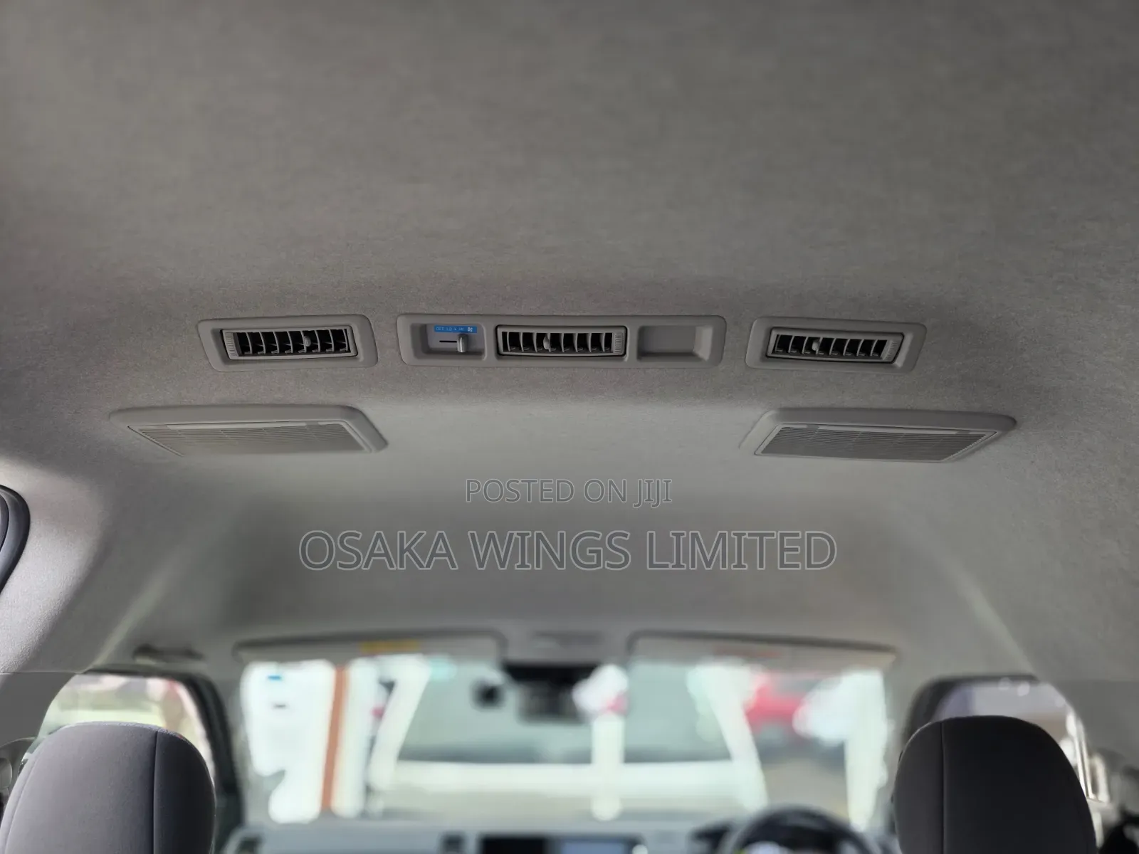 Toyota HiAce 2019 White