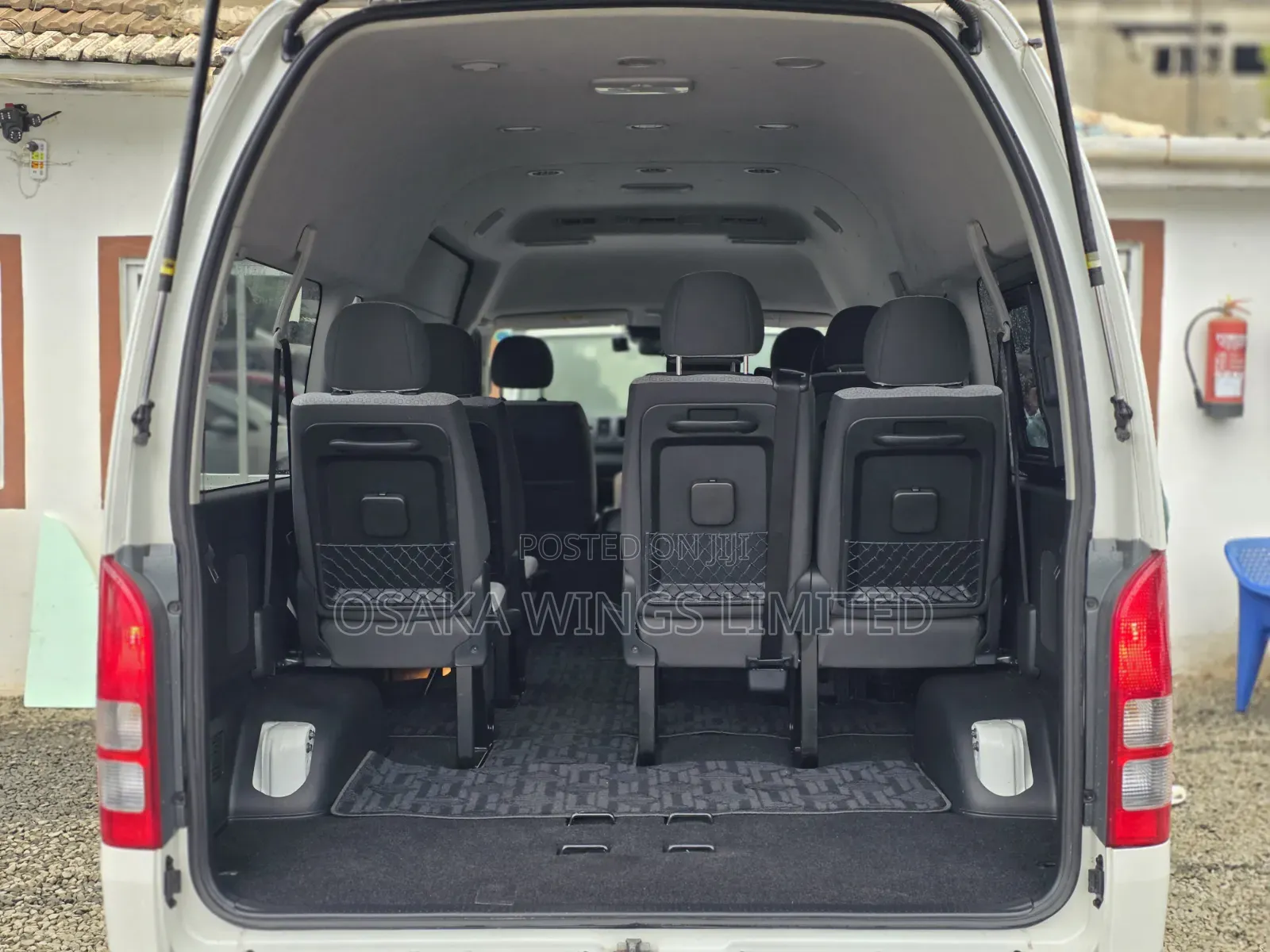 Toyota HiAce 2019 White