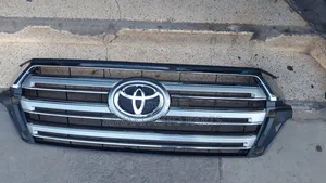 V8 200 Series 2018 Grill