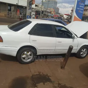 Toyota Corolla 1998 White