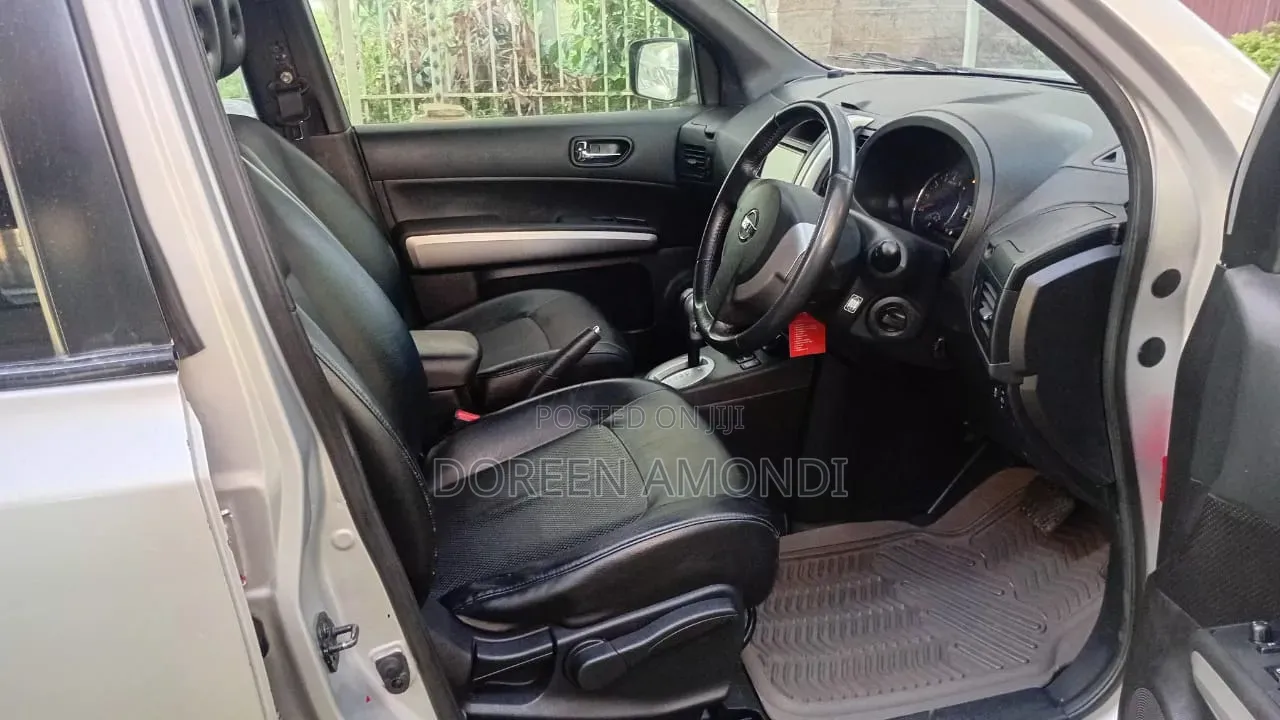 Nissan X-Trail 2011 Silver