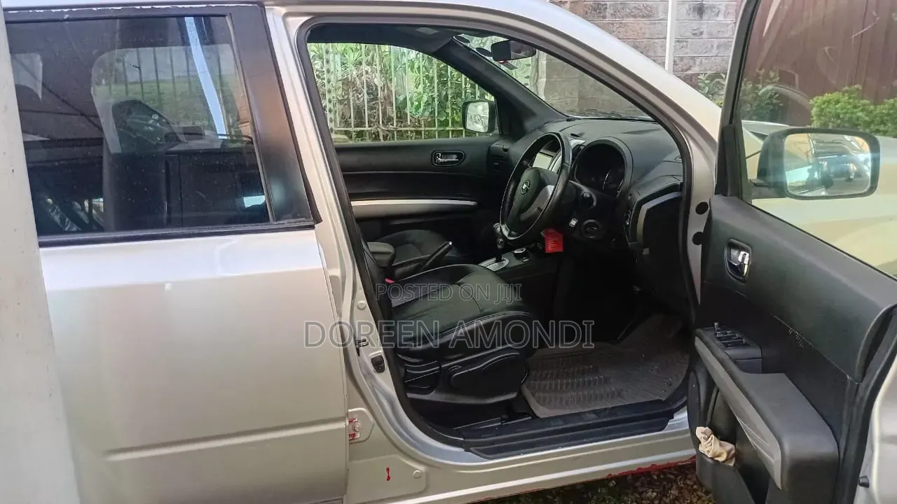 Nissan X-Trail 2011 Silver