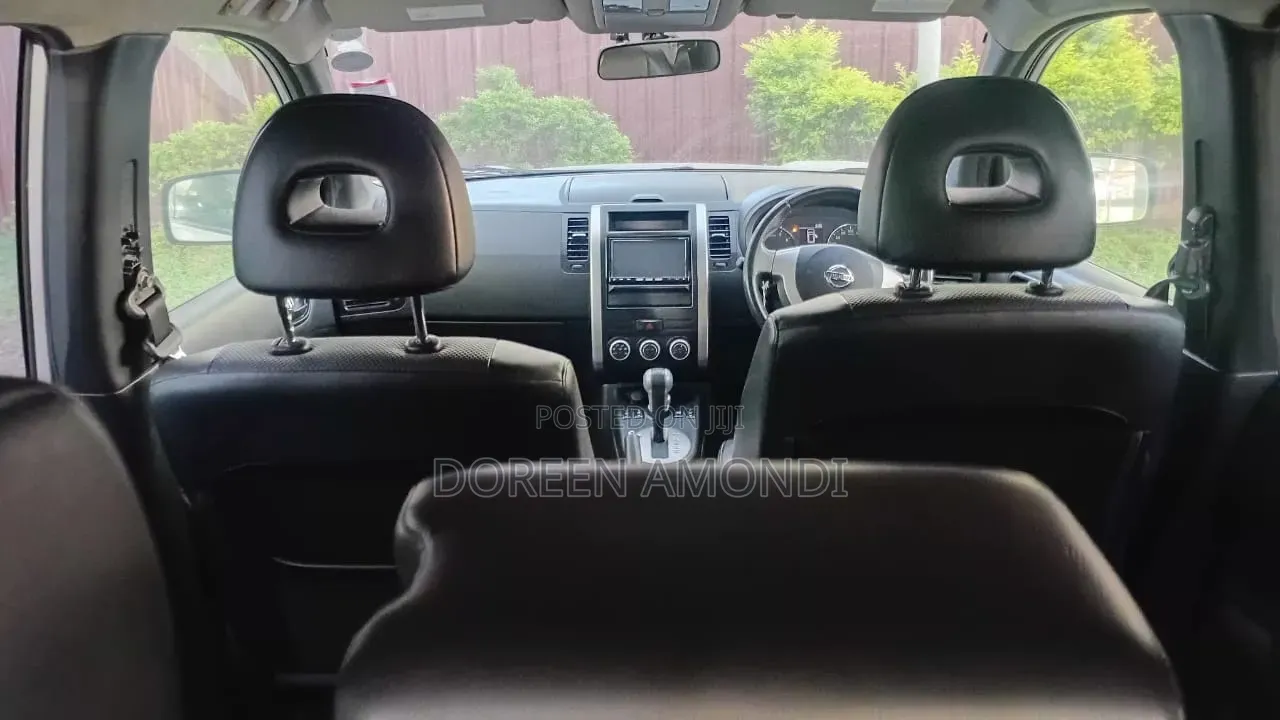 Nissan X-Trail 2011 Silver