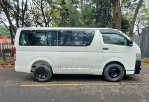 Toyota HiAce 2013 White