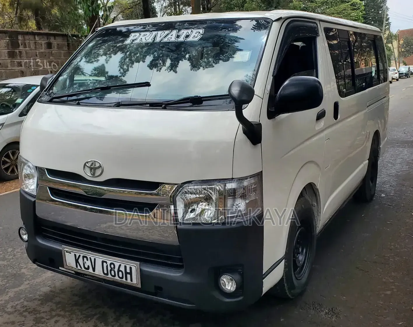 Toyota HiAce 2013 White