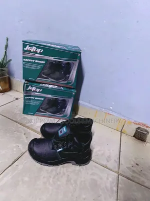 Safety Boots Size 42/ Safety Boots