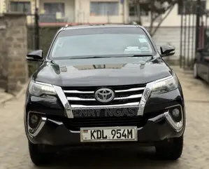 Toyota Fortuner 2016 Black
