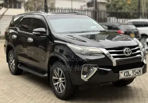Toyota Fortuner 2016 Black