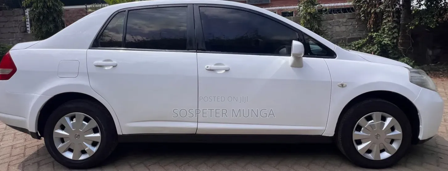 Nissan Tiida 2009 White