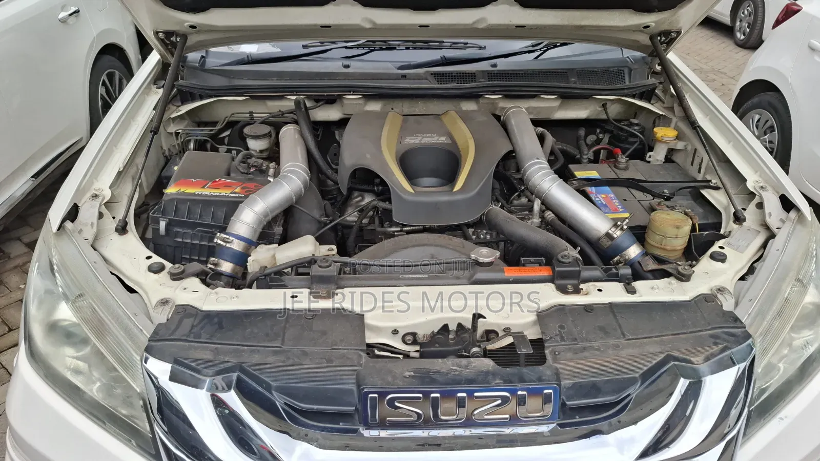 Isuzu MU-X 2015 White