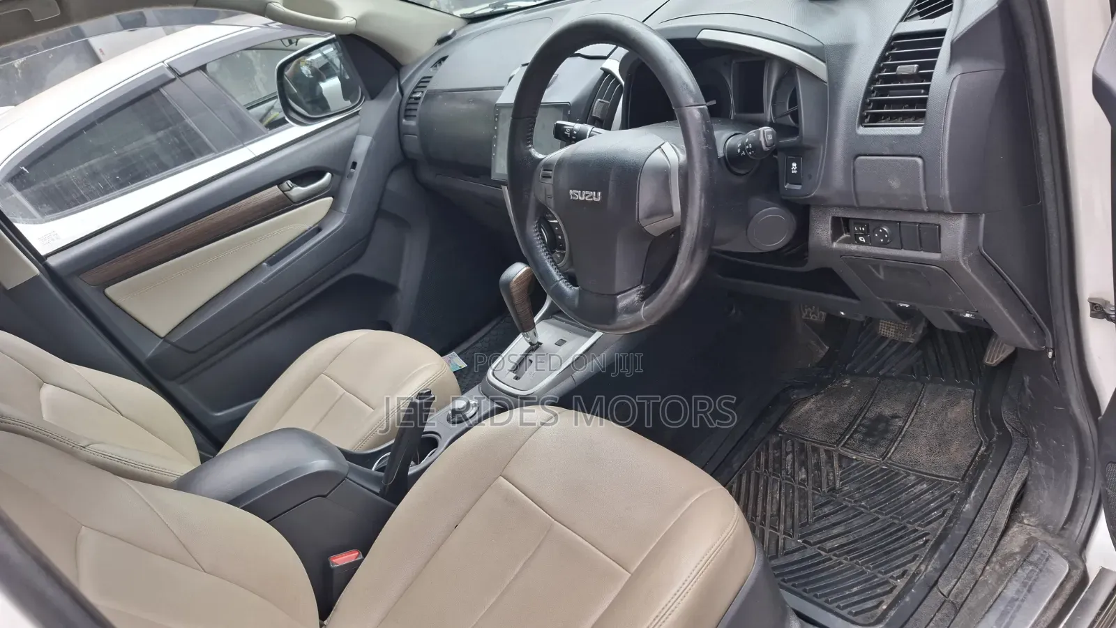 Isuzu MU-X 2015 White