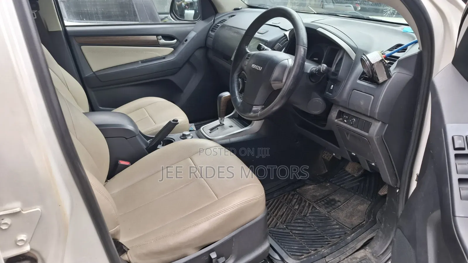 Isuzu MU-X 2015 White
