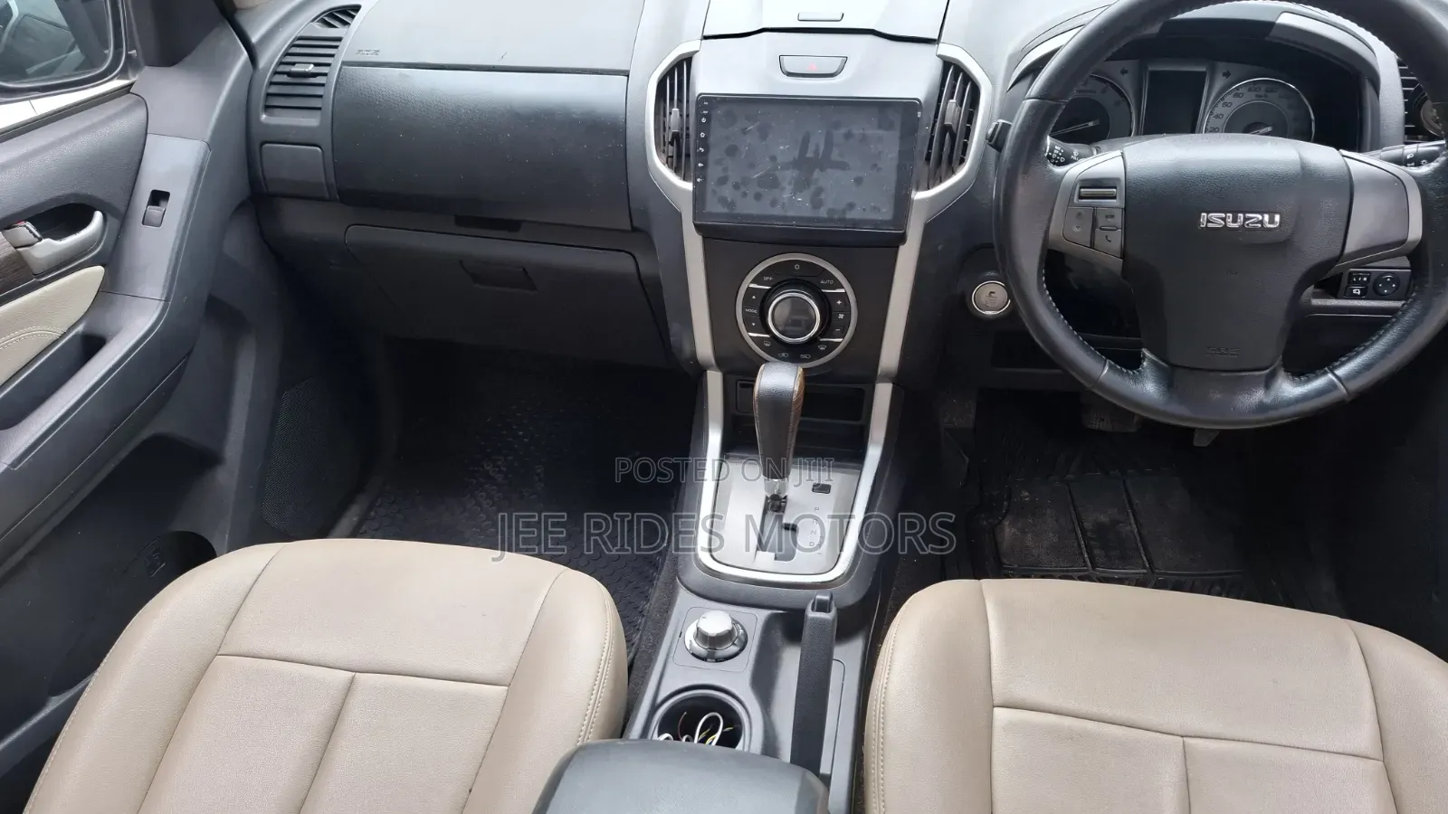 Isuzu MU-X 2015 White