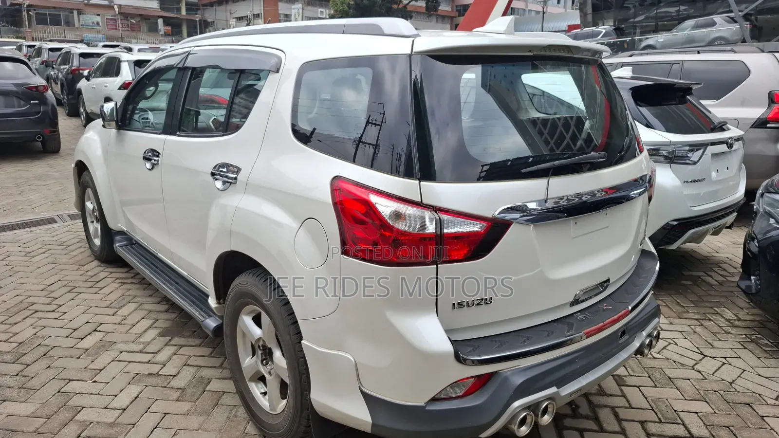 Isuzu MU-X 2015 White