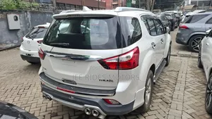 Isuzu MU-X 2015 White