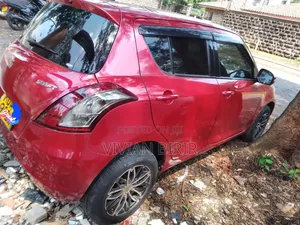 Suzuki Swift 2013 Red