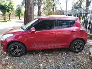 Suzuki Swift 2013 Red