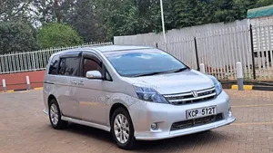 Toyota ISIS 2010 Silver
