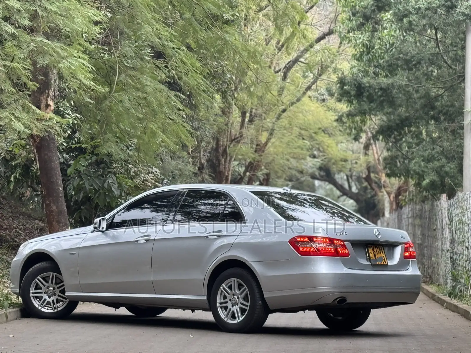 Mercedes-Benz E350 Base 4dr Sedan RWD (3.5L 6cyl 7A) 2010 Silver